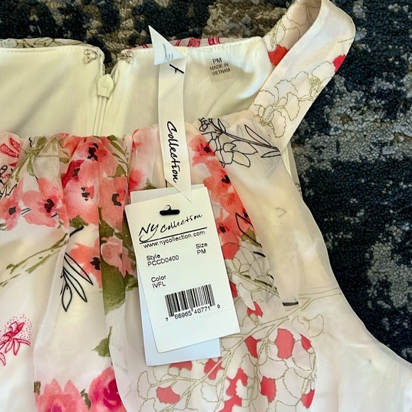 NWT Floral Dress - Picture 4 of 7